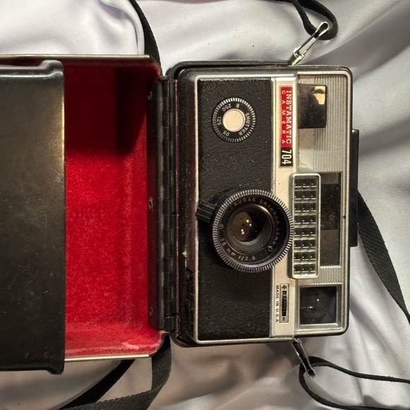 Vintage TootsieToy Kodak Film Camera Set with Flash Attachments+ Straps+ Case - Picture 2 of 11